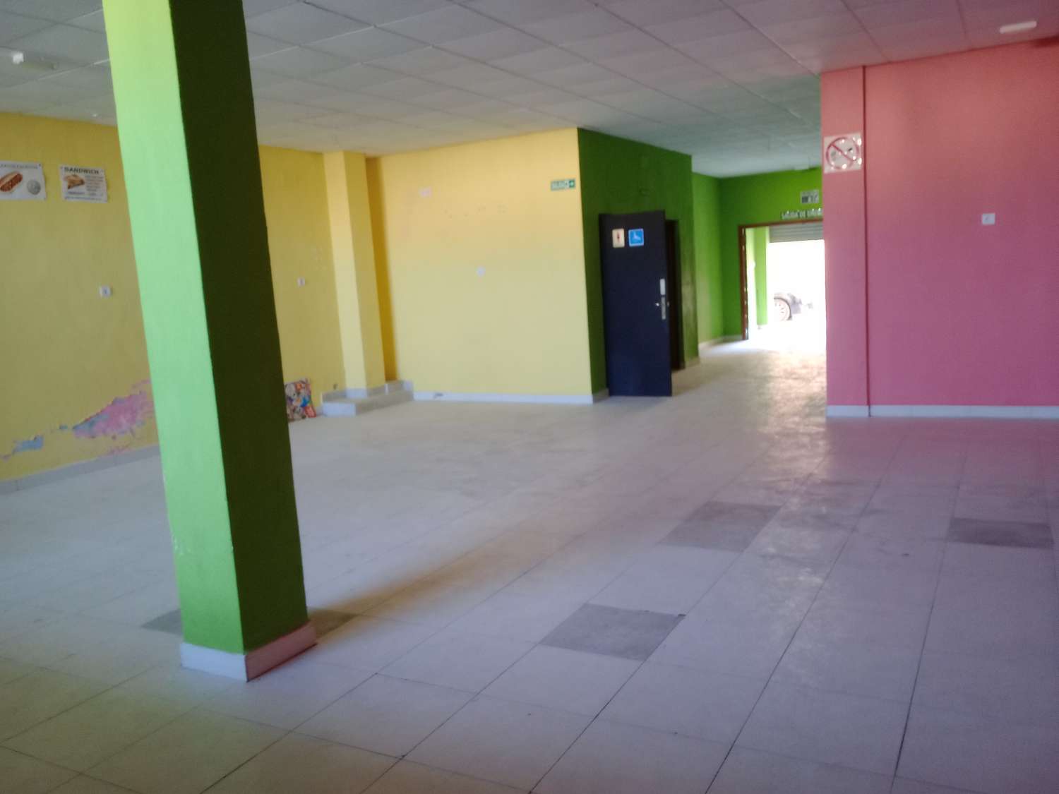 Shop for rent in Pliego
