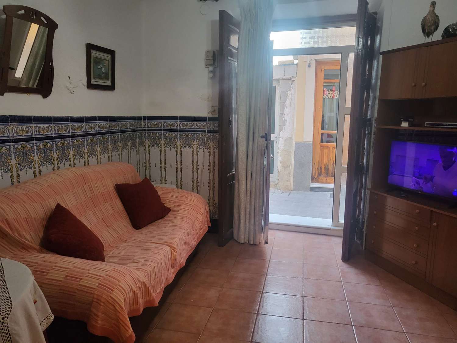 Se vende casa muy amplia con garaje en la Puebla de Mula.