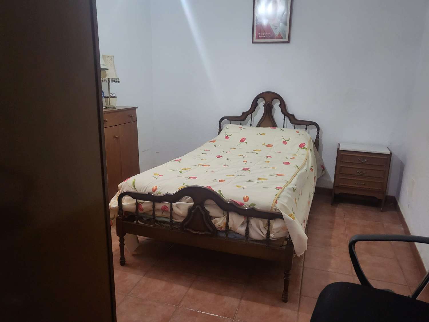 Se vende casa muy amplia con garaje en la Puebla de Mula.